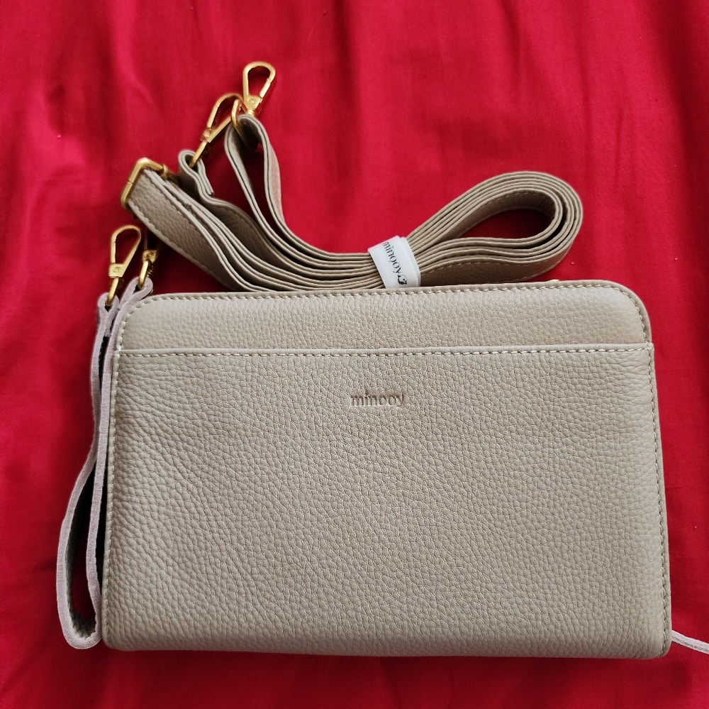 Minooy Leather Crossbody Bag